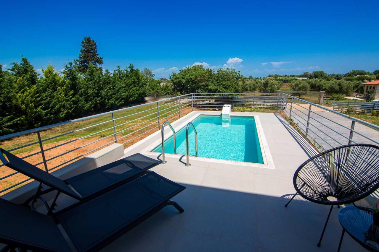 Io Luxury Pool & Hot Tub Suites Preveza Exterior foto