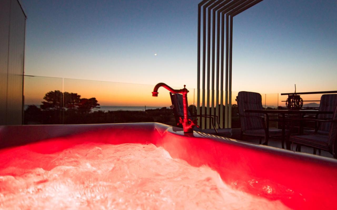 Io Luxury Pool & Hot Tub Suites Preveza Exterior foto